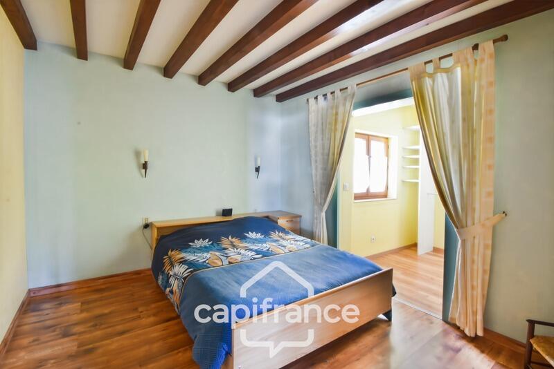 Maison - 215 m² - 9 pièces