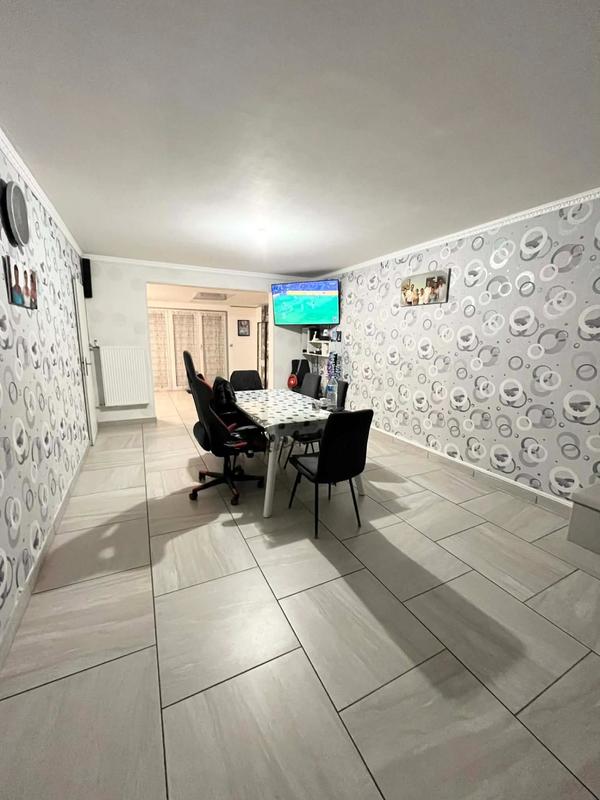 Maison - 122 m² - 7 pièces