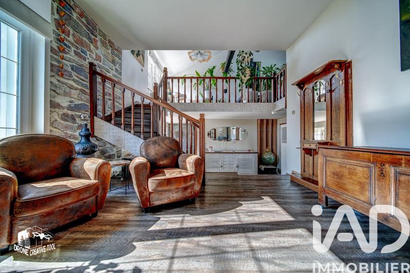 Maison - 243 m² - 10 pièces