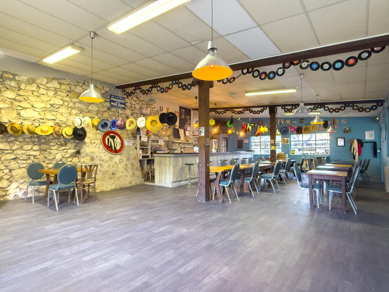 Local commercial - 294 m²