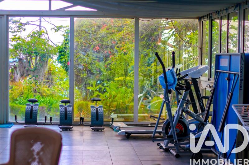 Maison - 681 m² - 17 pièces