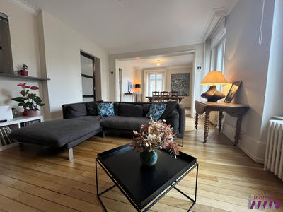 Maison - 200 m² - 8 pièces