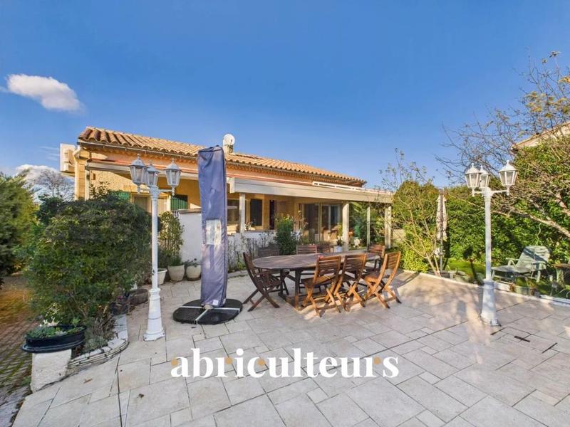 Maison - 232 m² - 8 pièces