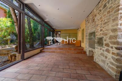 Mas - 225 m² - 9 pièces