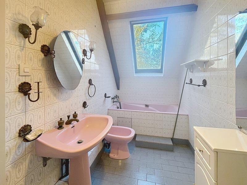 Maison - 211 m² - 8 pièces