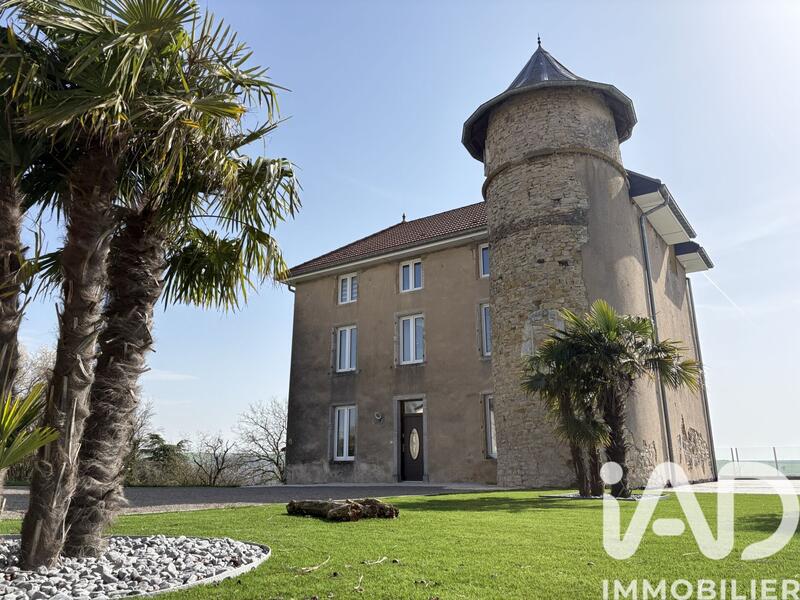 Maison - 240 m² - 8 pièces