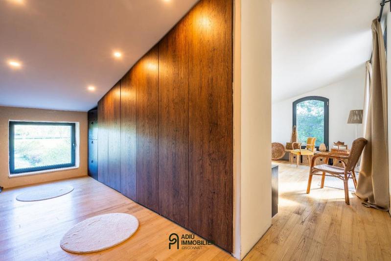 Mas - 300 m² - 10 pièces