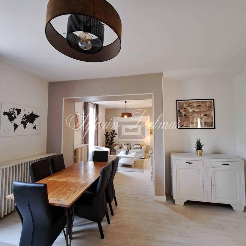 Château - 2 000 m² - 50 pièces