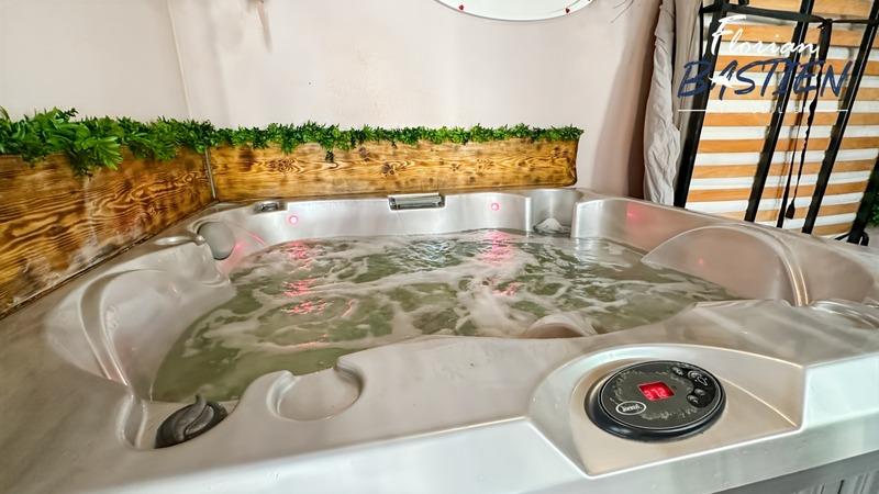 Maison - 327 m² - 15 pièces