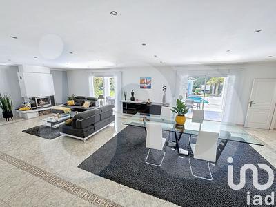 Maison - 285 m² - 7 pièces