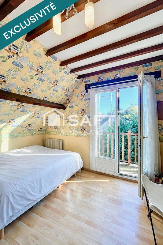 Maison - 244 m² - 9 pièces