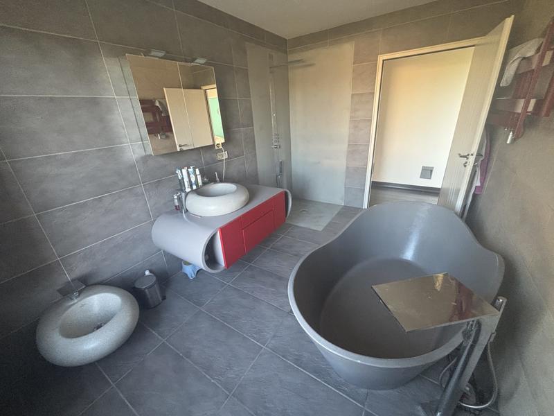 Maison contemporaine - 255 m² - 7 pièces