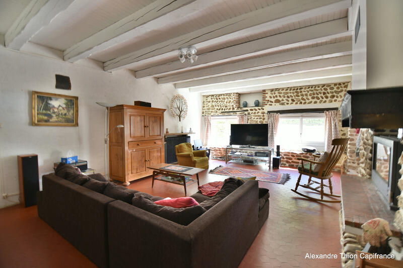 Maison - 275 m² - 8 pièces
