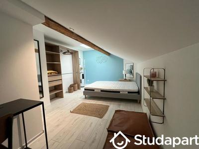 Chambre - 124 m² - 1 pièce