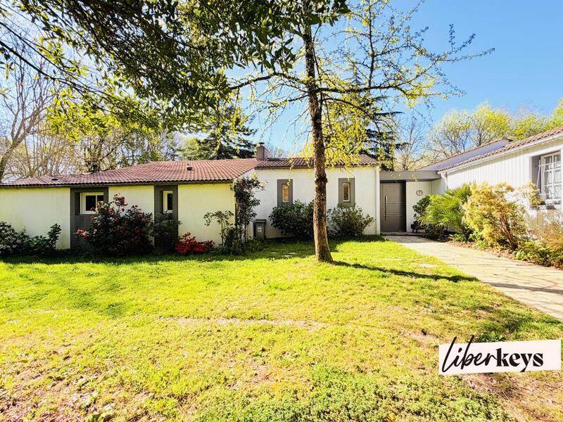 Propriété - 230 m²