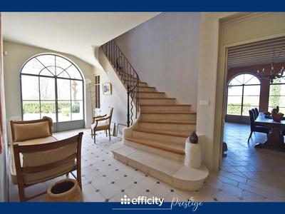 Maison - 400 m² - 8 pièces