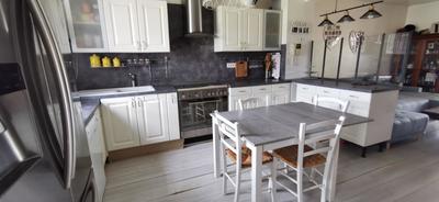 Maison - 98 m² - 7 pièces