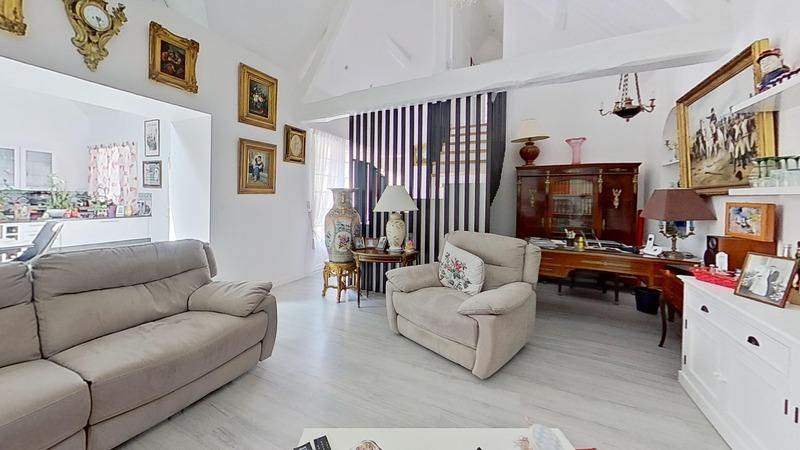 Maison - 232 m² - 8 pièces