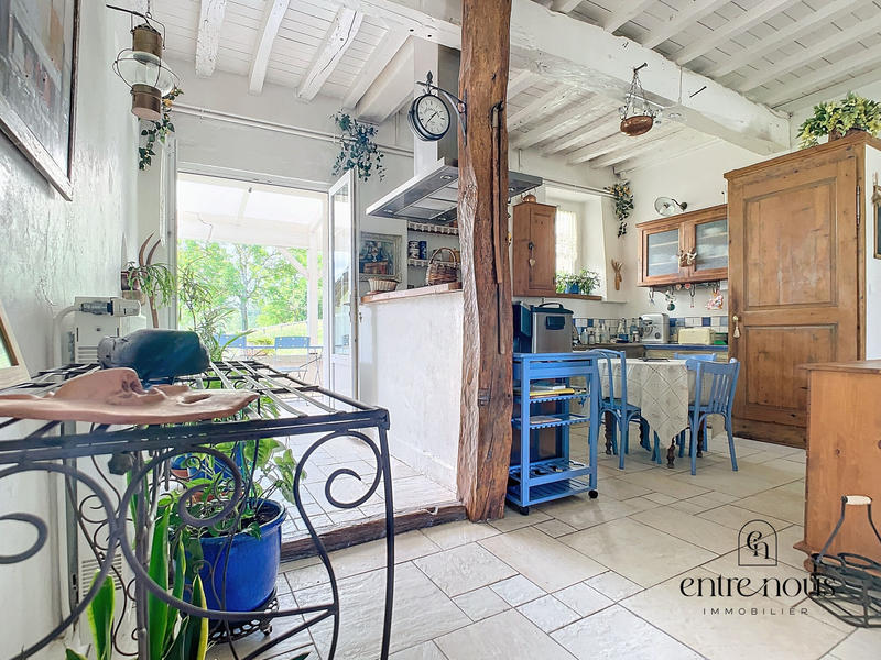 Maison - 254 m² - 9 pièces