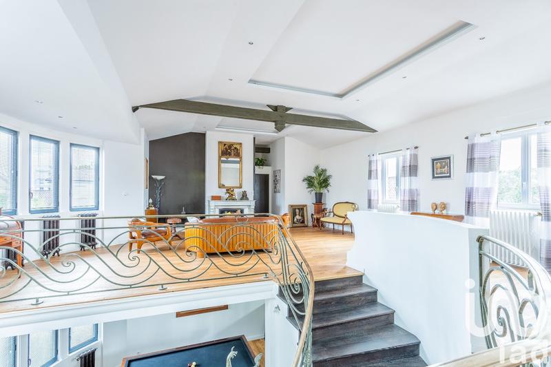 Maison de maîtres - 305 m² - 9 pièces