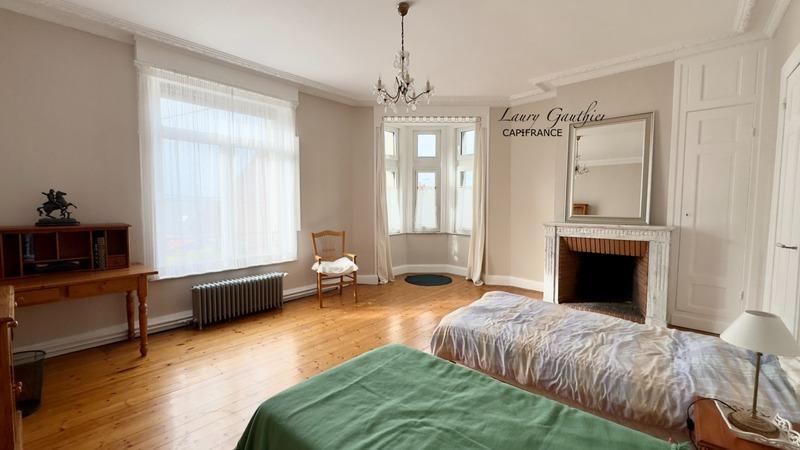 Maison bourgeoise - 435 m² - 15 pièces