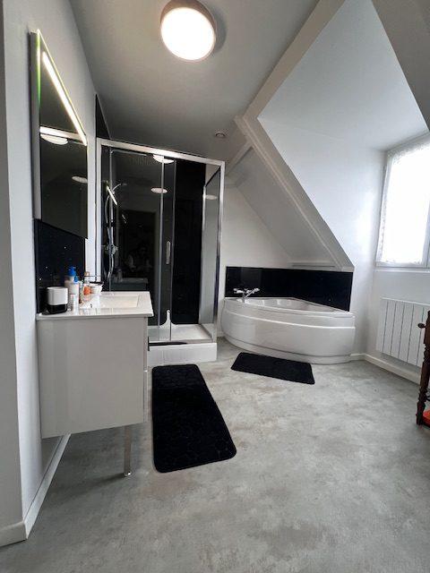 Maison - 100 m² - 6 pièces