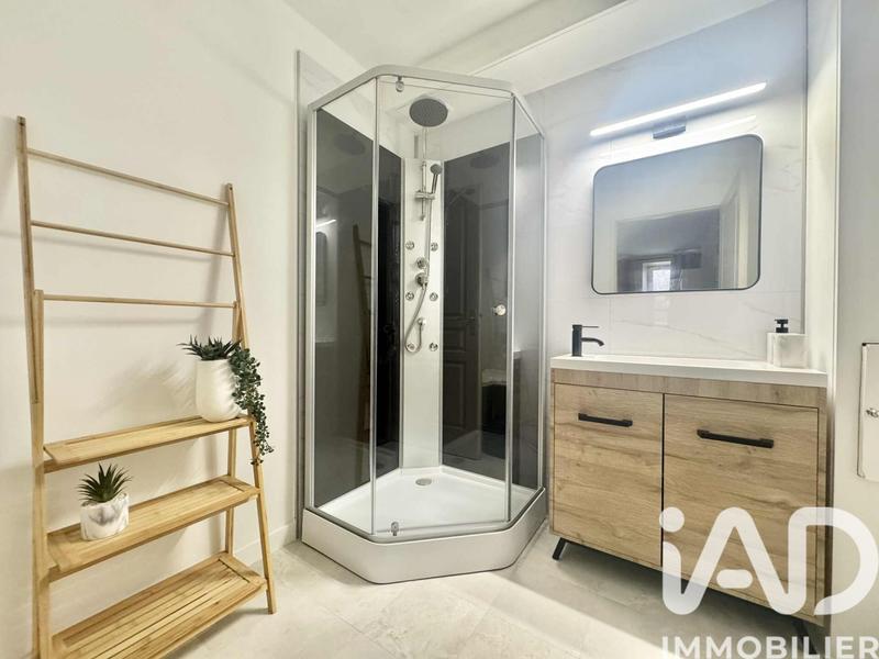 Maison - 223 m² - 7 pièces