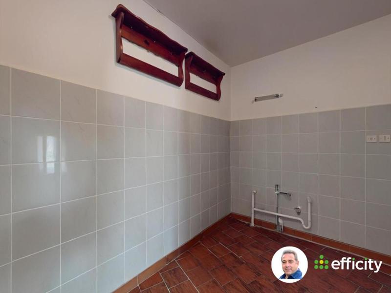 Maison - 222 m² - 5 pièces