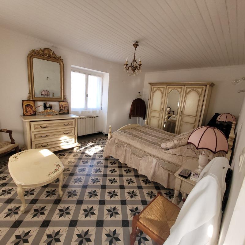 Maison - 148 m² - 9 pièces