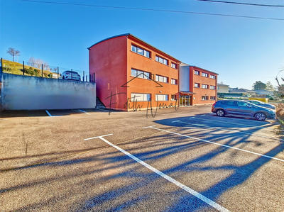 Appartement - 206 m² - 8 pièces