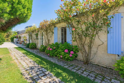 Maison ancienne - 220 m² - 6 pièces