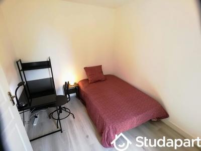 Chambre - 10 m² - 1 pièce