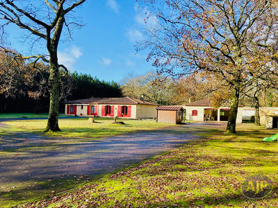 Maison - 209 m² - 8 pièces