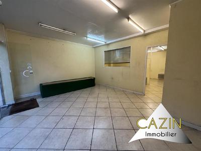 Local commercial - 150 m² - 4 pièces