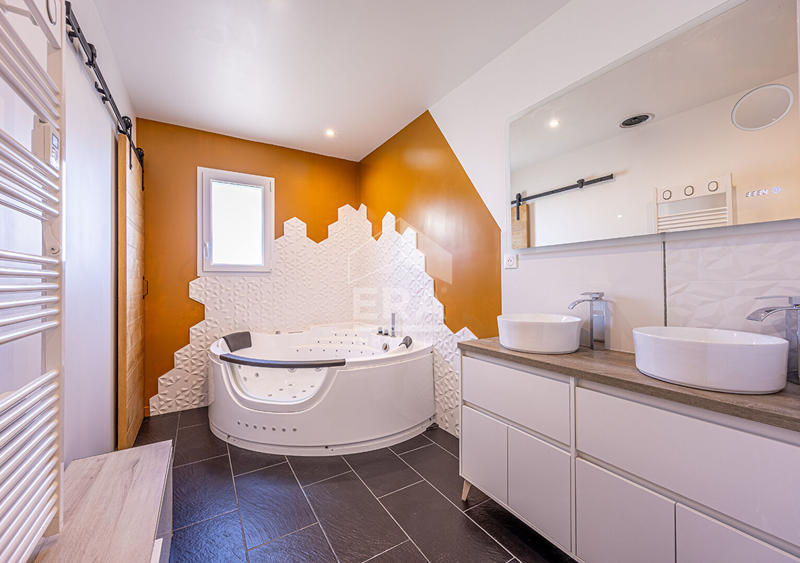 Maison - 139 m² - 5 pièces