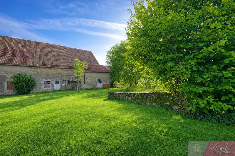 Maison de village - 94 m² - 5 pièces