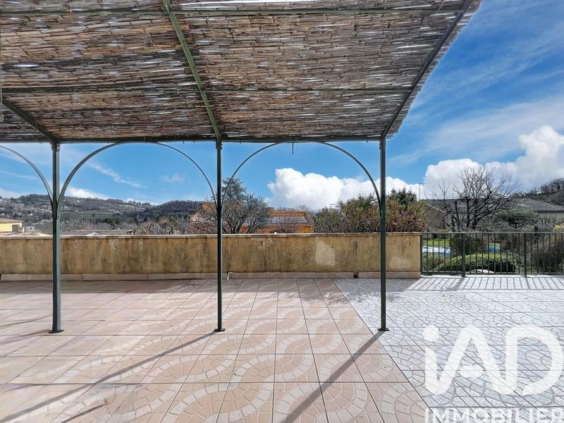 Maison - 182 m² - 6 pièces