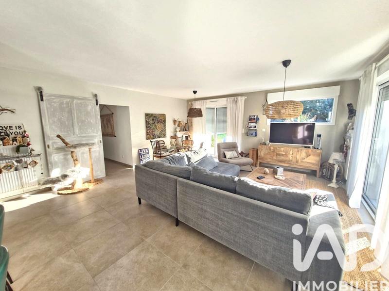 Maison - 98 m² - 5 pièces