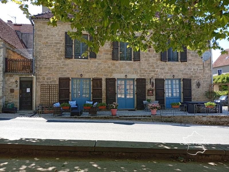 Maison chambre d'hôtes - 325 m² - 16 pièces