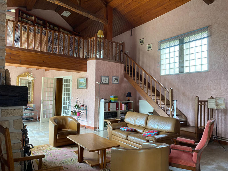 Maison - 250 m² - 8 pièces