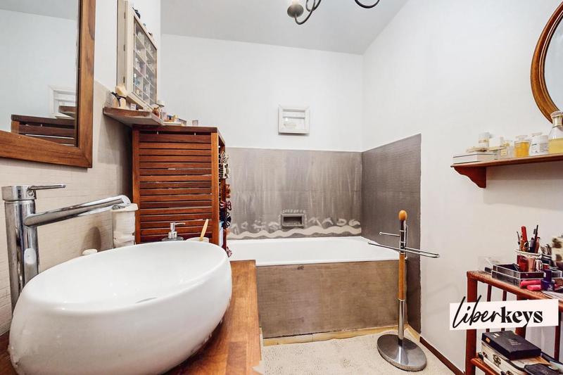 Appartement - 100 m² - 4 pièces