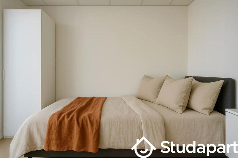 Chambre - 11 m² - 1 pièce