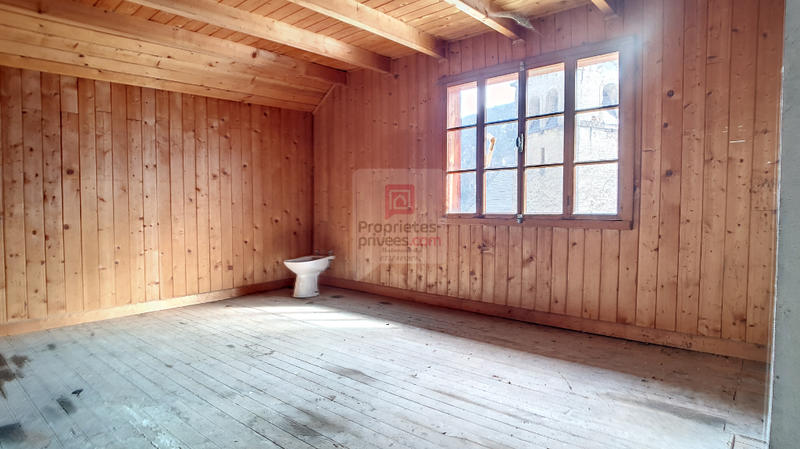 Maison - 303 m² - 11 pièces