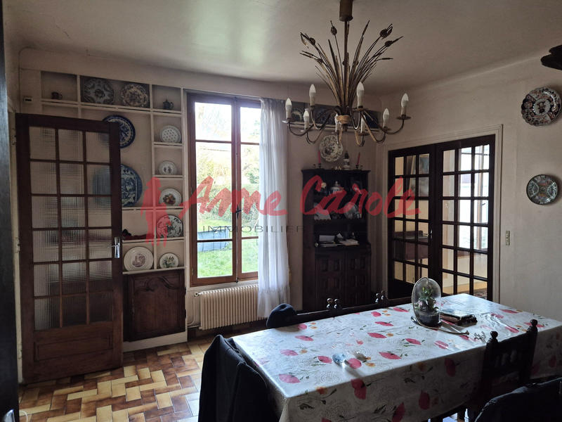 Maison - 218 m² - 7 pièces