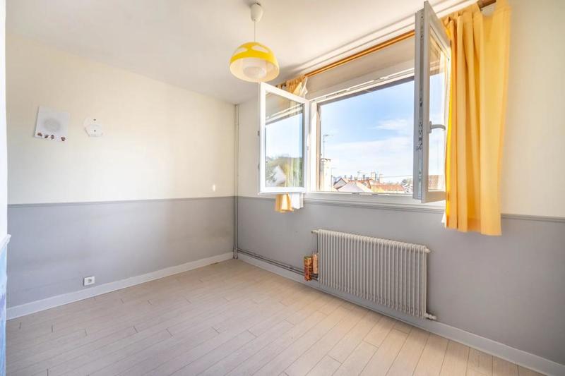 Maison - 161 m² - 10 pièces