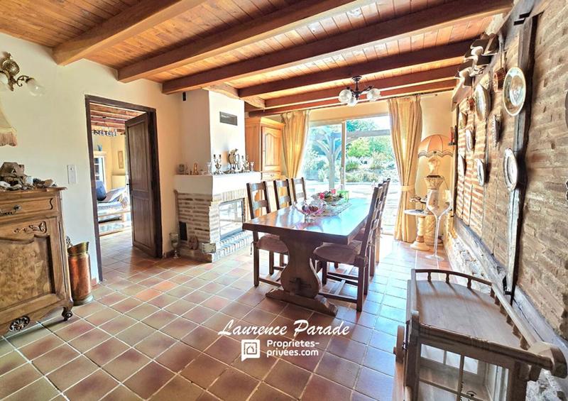 Maison - 201 m² - 7 pièces