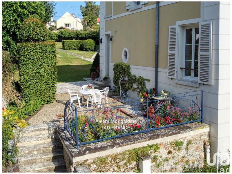 Maison - 226 m² - 9 pièces