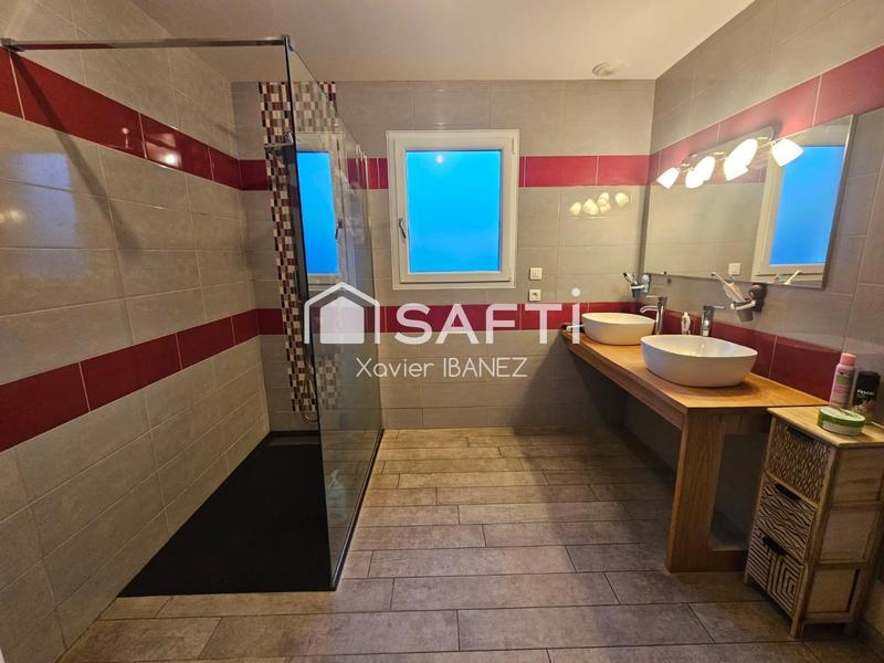 Maison - 138 m² - 5 pièces