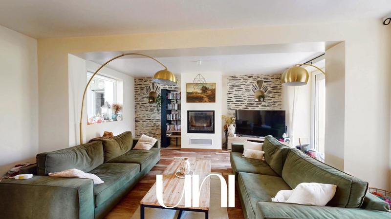 Maison - 226 m² - 7 pièces