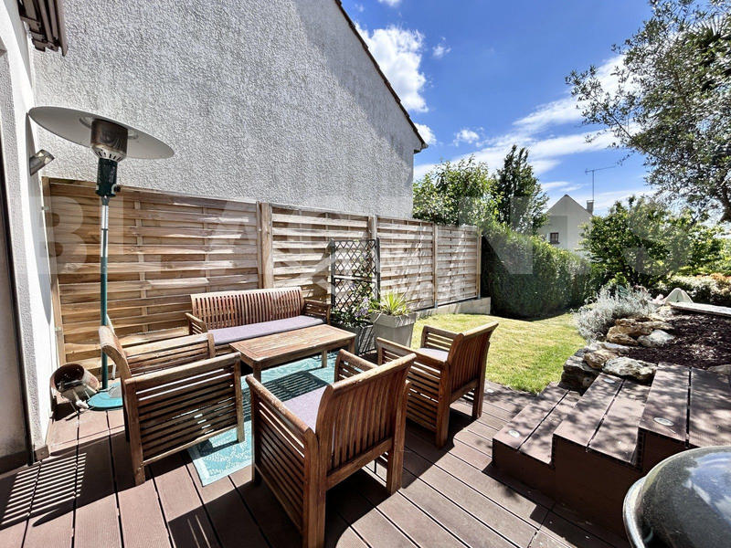 Maison - 219 m² - 6 pièces